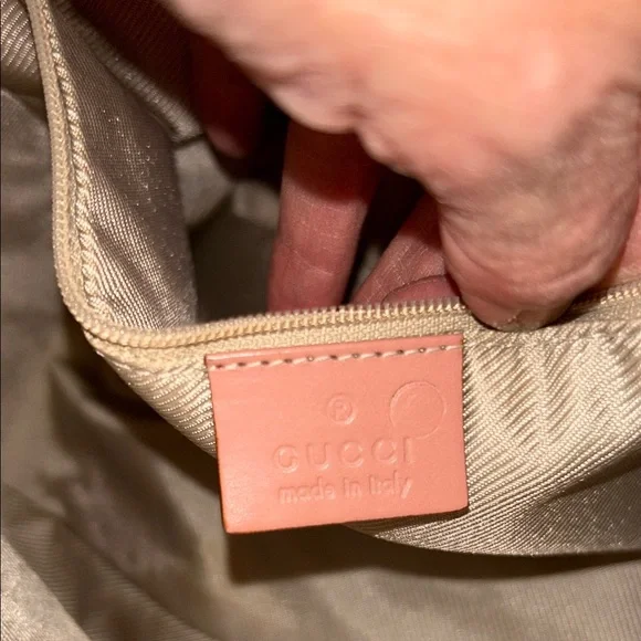 Gucci Pink Shoulder Bag - Picture 11 of 16